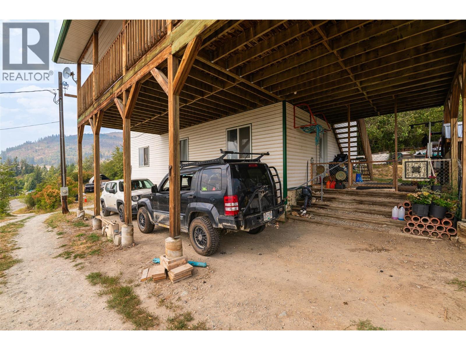 4840 Lower Wynndel Road, Wynndel, BC - Outdoor With Deck Patio Veranda