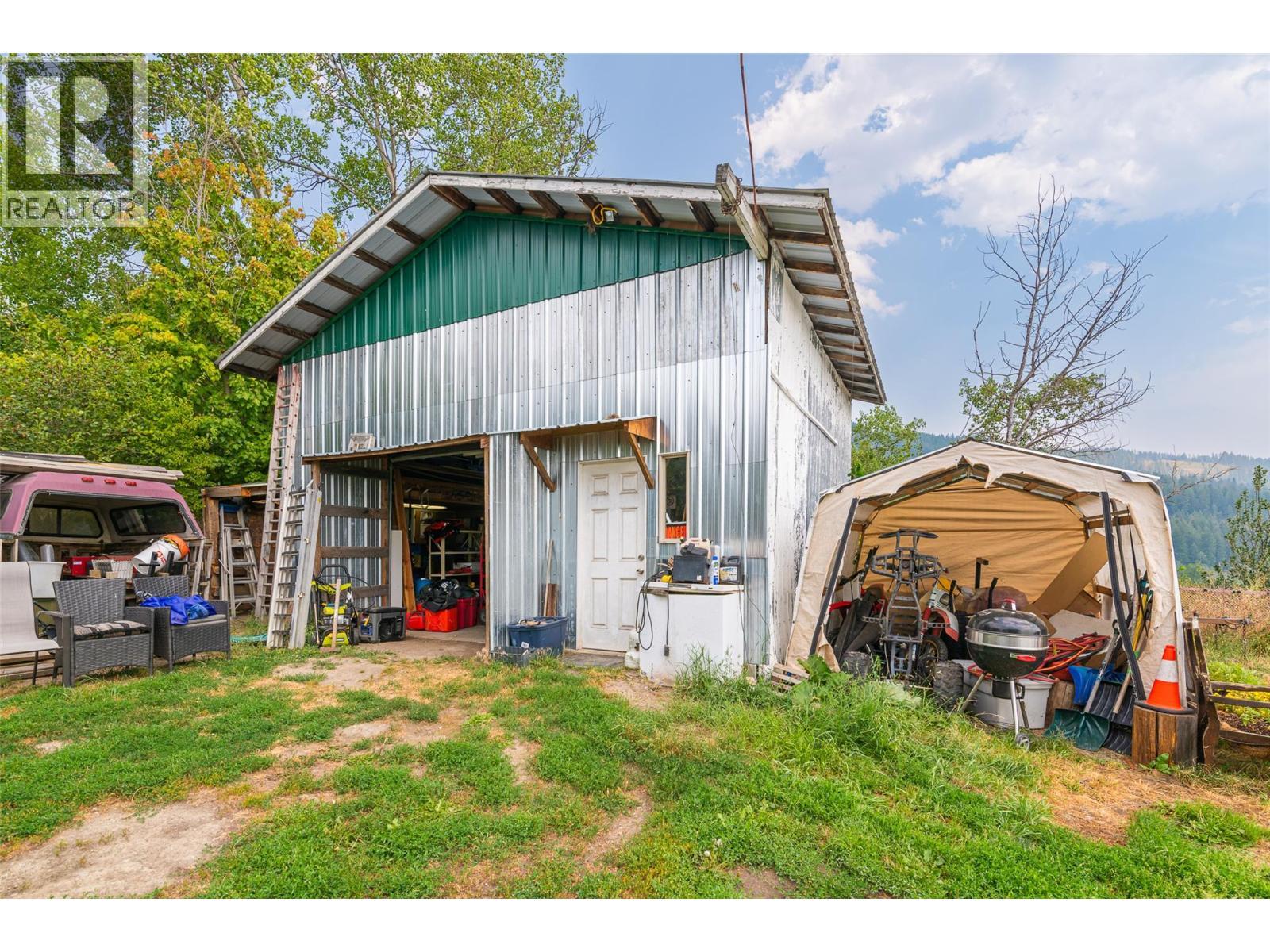 4840 Lower Wynndel Road, Wynndel, BC - Outdoor With Deck Patio Veranda