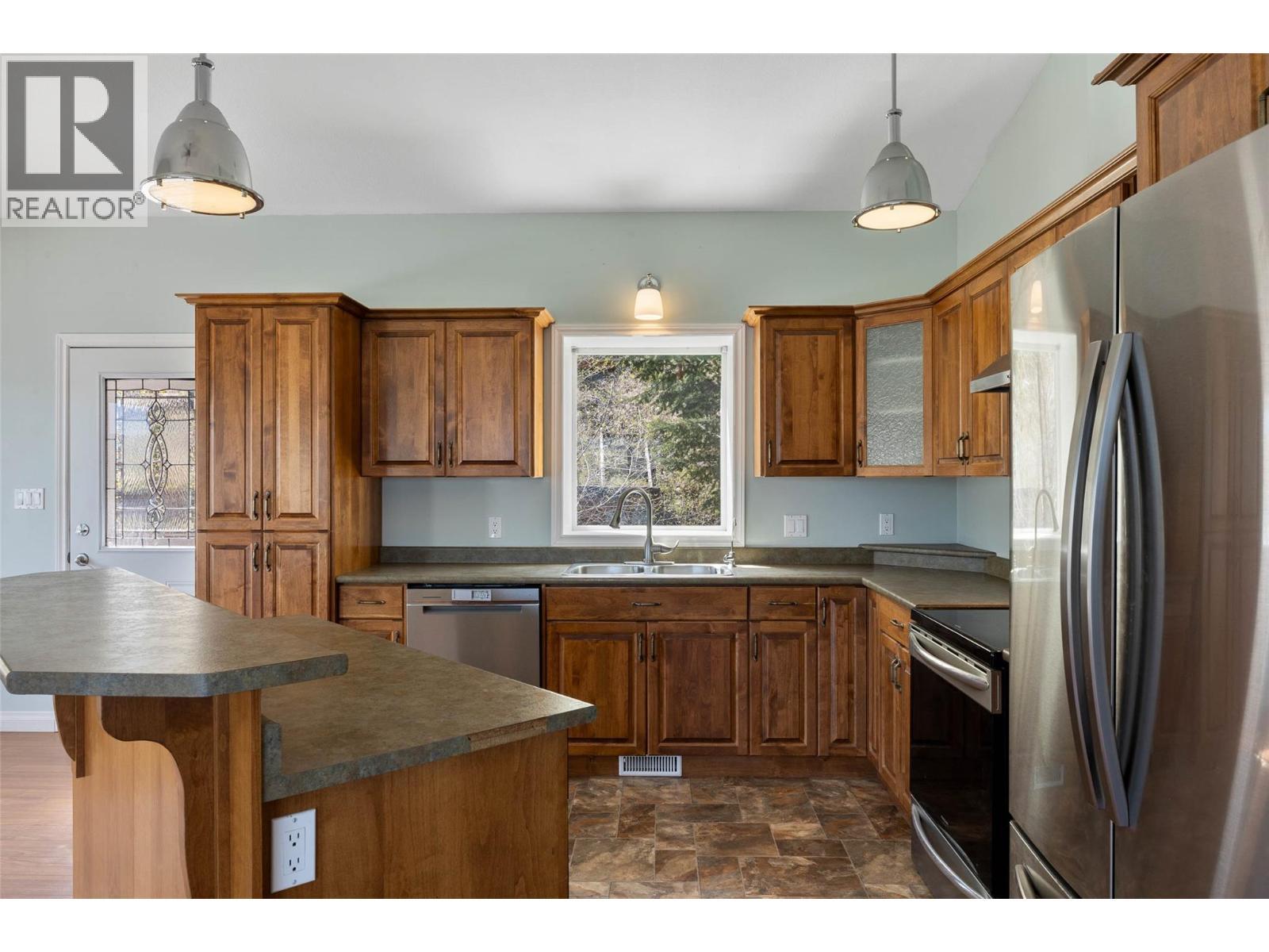 6216 Savona Access Road, Kamloops, BC - Indoor Photo Showing Kitchen With Double Sink