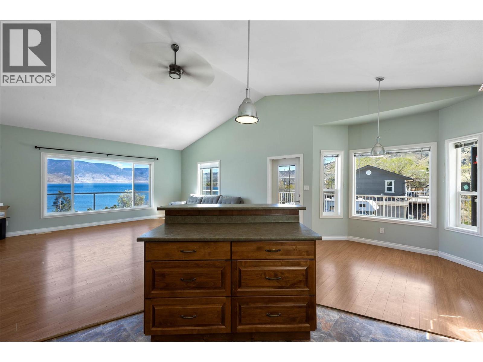 6216 Savona Access Road, Kamloops, BC - Indoor