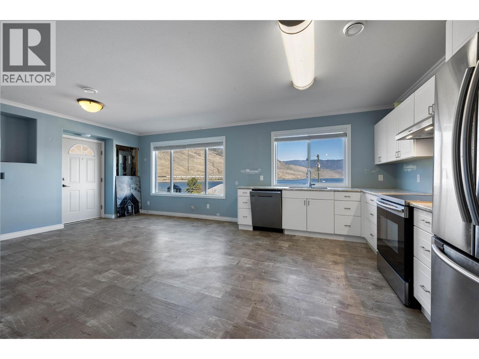 6216 Savona Access Road, Kamloops, BC - Indoor Photo Showing Kitchen With Double Sink