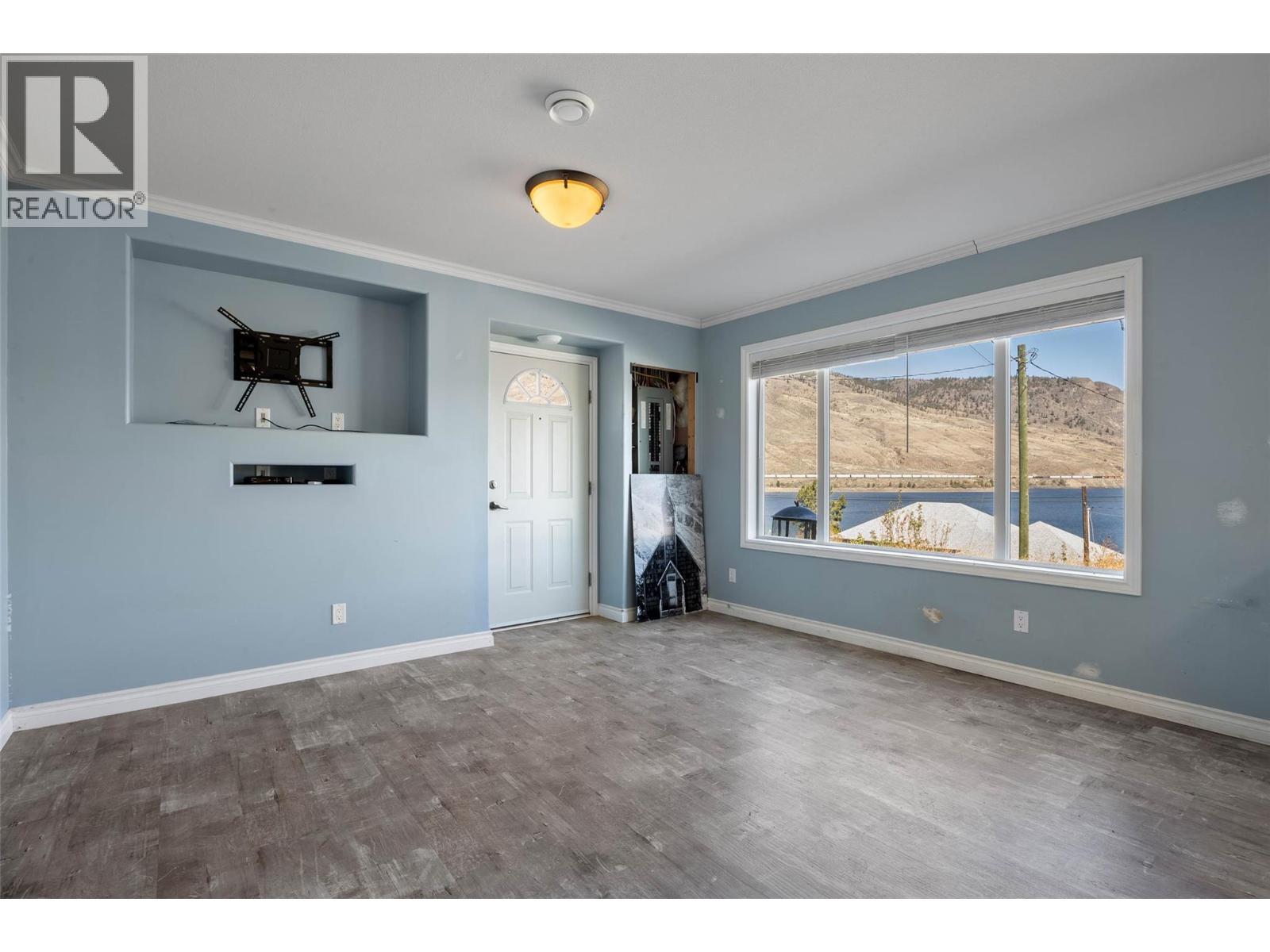 6216 Savona Access Road, Kamloops, BC - Indoor