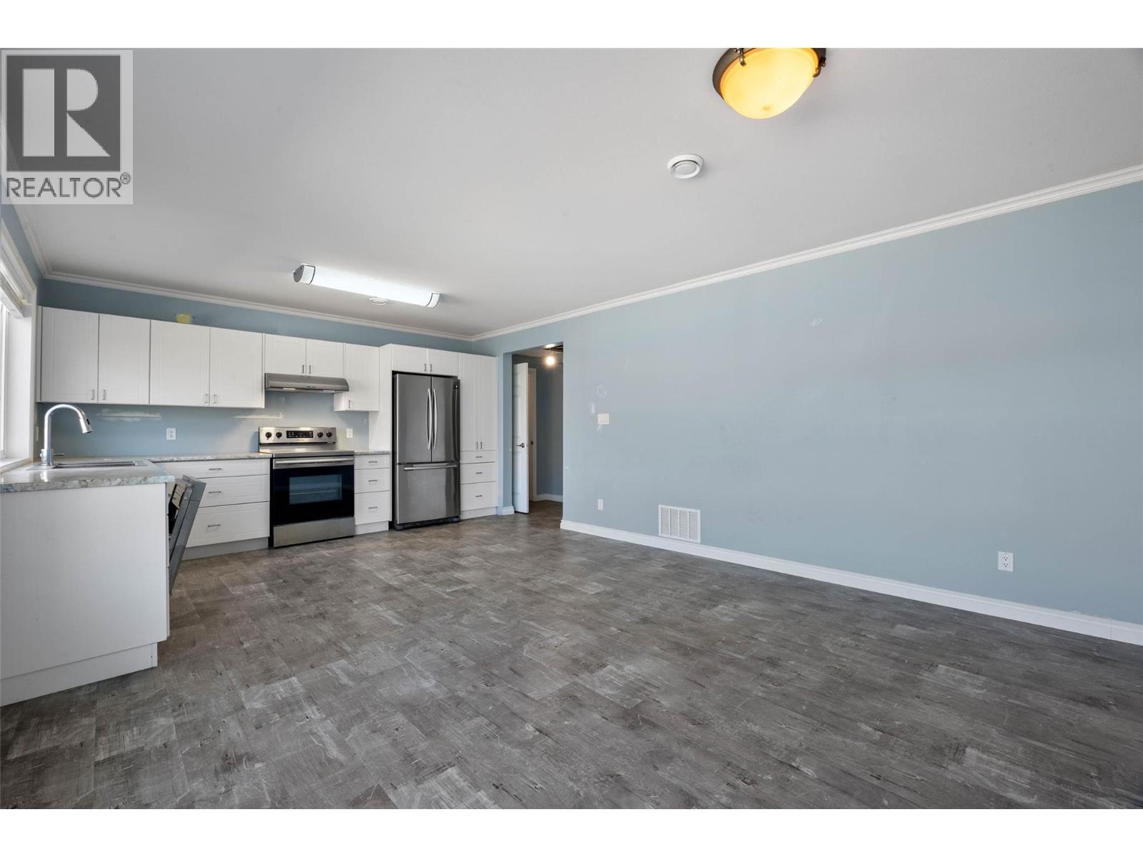 6216 Savona Access Road, Kamloops, BC - Indoor Photo Showing Kitchen