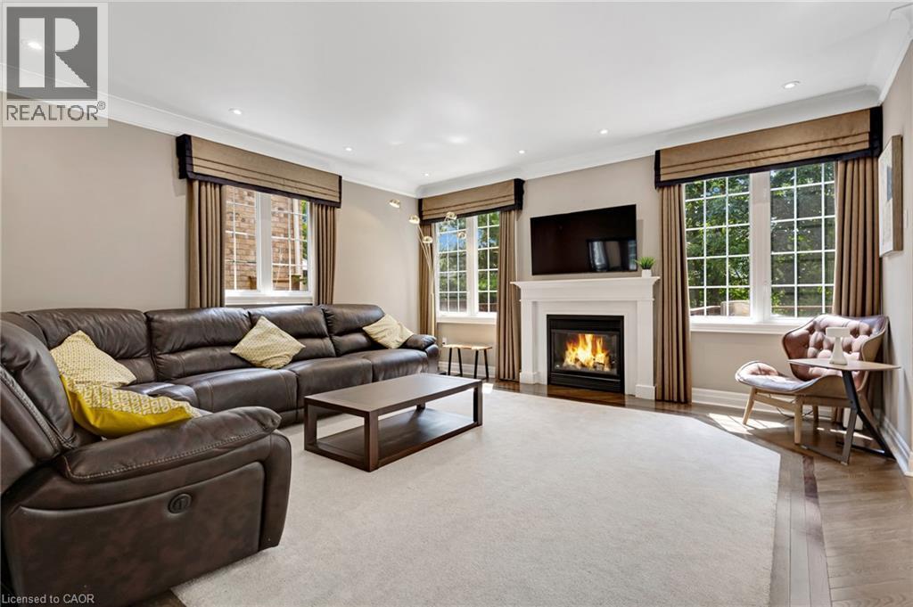 170 Garth Massey Drive, Cambridge, ON - Indoor Photo Showing Living Room With Fireplace