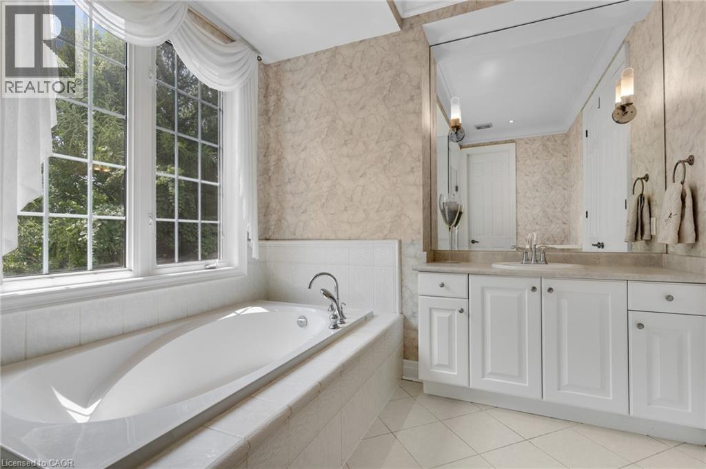 170 Garth Massey Drive, Cambridge, ON - Indoor Photo Showing Bathroom