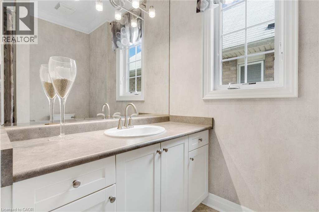 170 Garth Massey Drive, Cambridge, ON - Indoor Photo Showing Bathroom