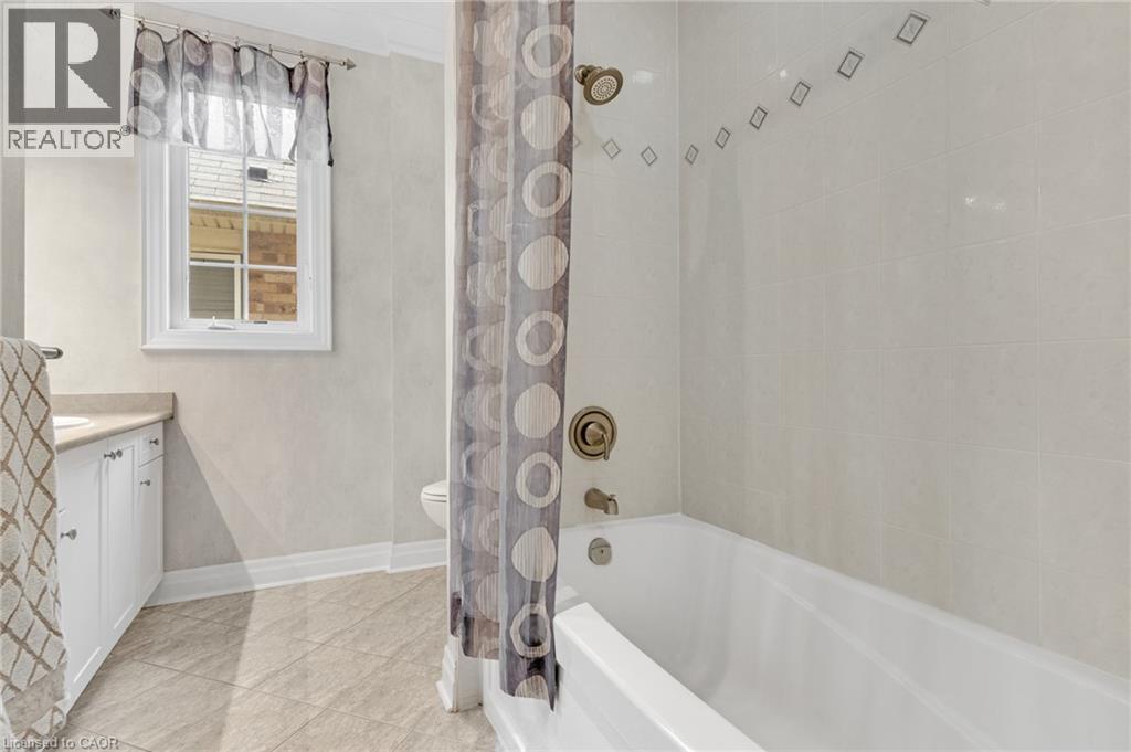 170 Garth Massey Drive, Cambridge, ON - Indoor Photo Showing Bathroom