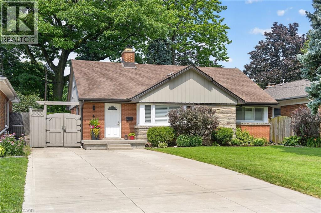 4 Compton Place, Hamilton, ON - Outdoor