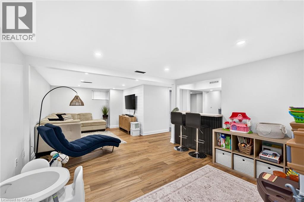 4 Compton Place, Hamilton, ON - Indoor