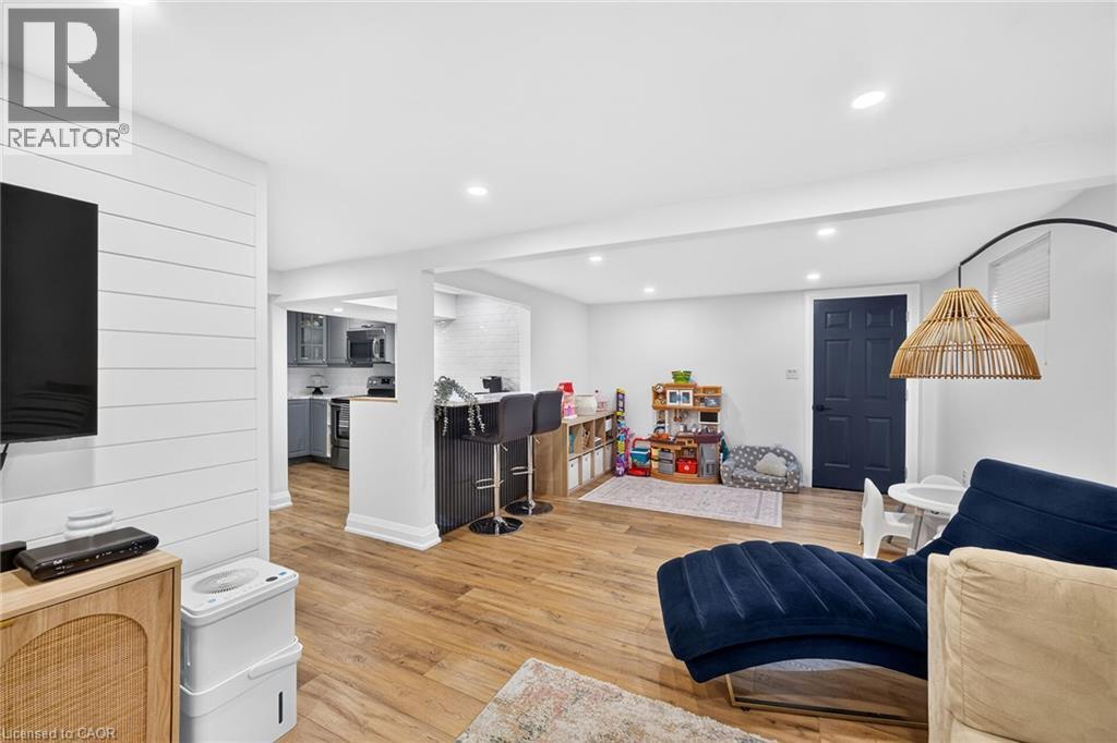 4 Compton Place, Hamilton, ON - Indoor