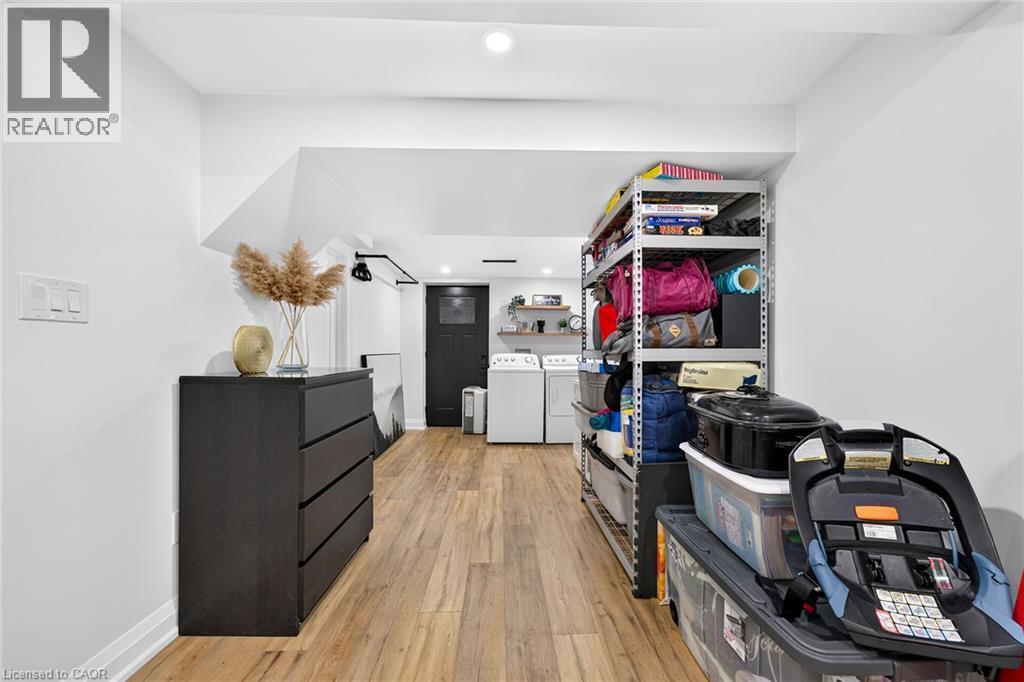 4 Compton Place, Hamilton, ON - Indoor