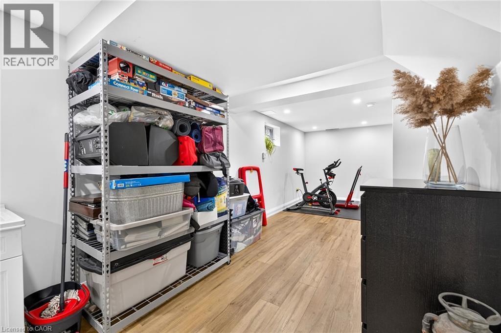 4 Compton Place, Hamilton, ON - Indoor