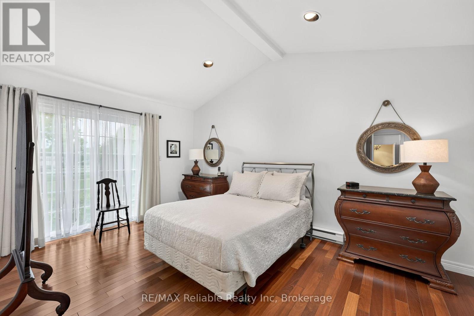 Primary bedroom - 60 Tuyll Street, Bluewater (Bayfield), ON - Indoor Photo Showing Bedroom