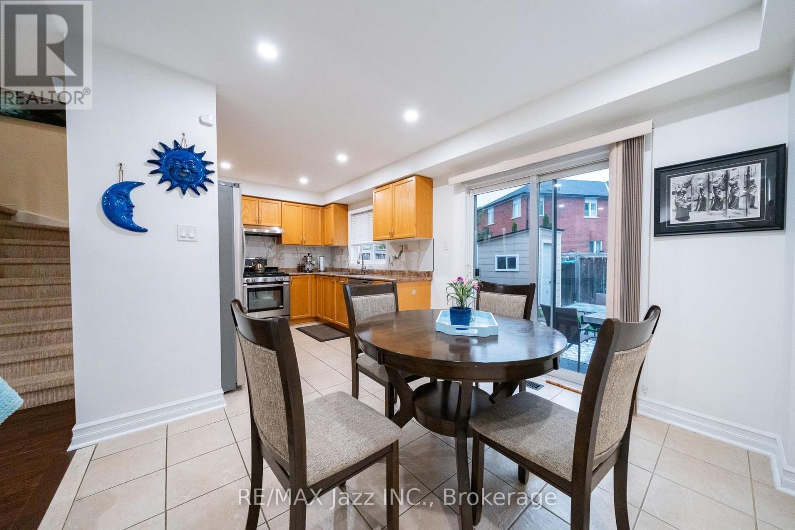 412 Reeves Way Boulevard, Whitchurch-Stouffville (Stouffville), ON - Indoor Photo Showing Dining Room