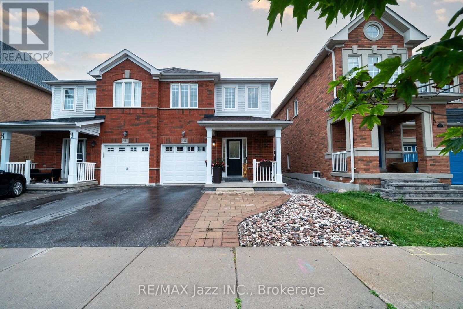 412 Reeves Way Boulevard, Whitchurch-Stouffville (Stouffville), ON - Outdoor With Deck Patio Veranda With Facade