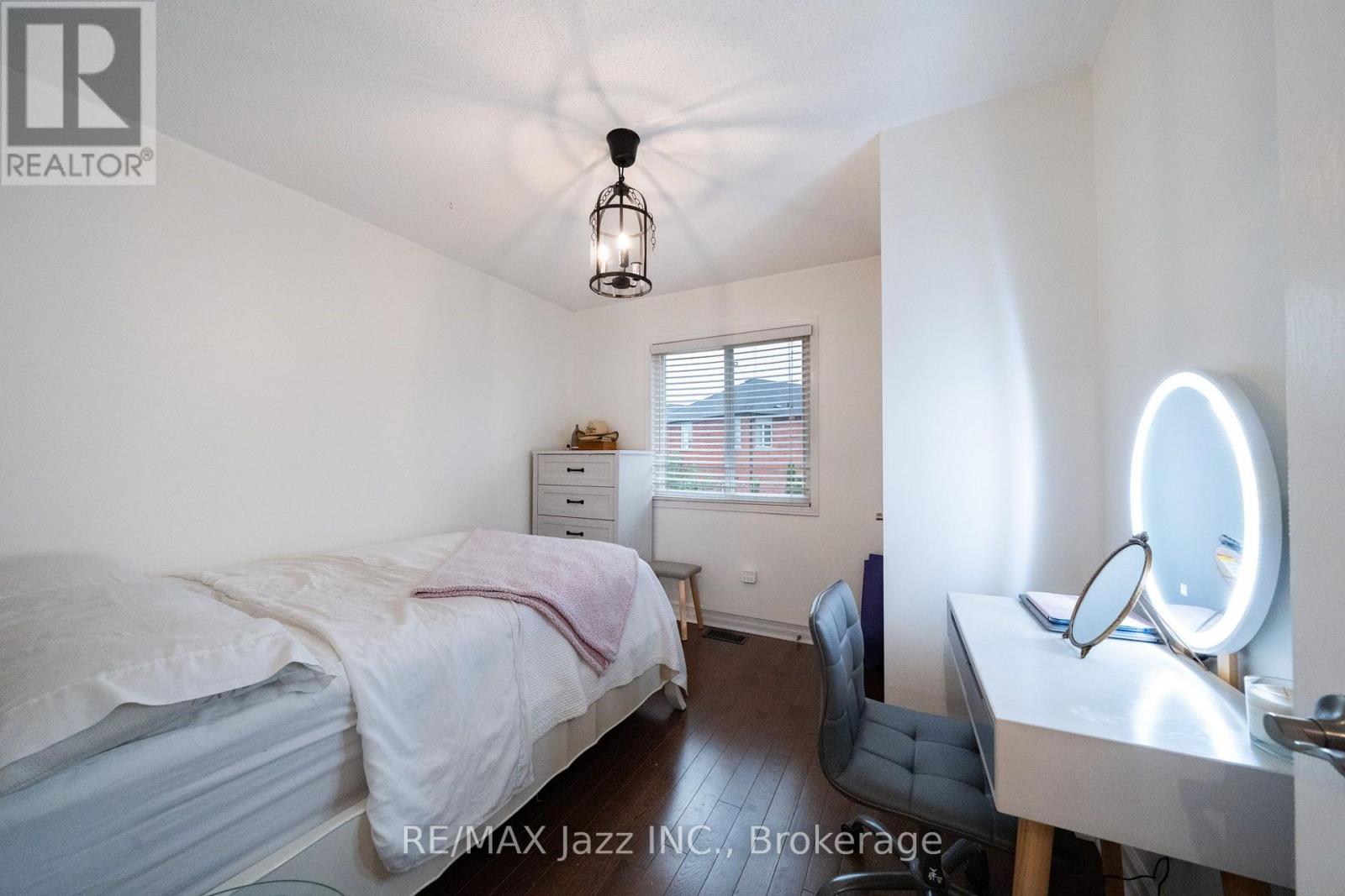412 Reeves Way Boulevard, Whitchurch-Stouffville (Stouffville), ON - Indoor Photo Showing Bedroom