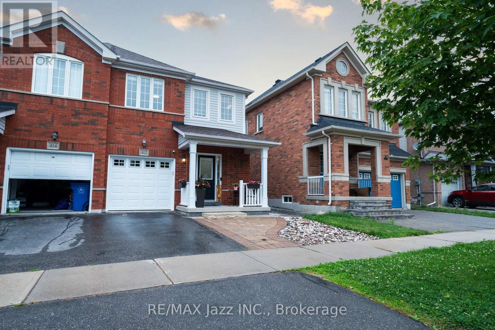 412 Reeves Way Boulevard, Whitchurch-Stouffville (Stouffville), ON - Outdoor With Facade