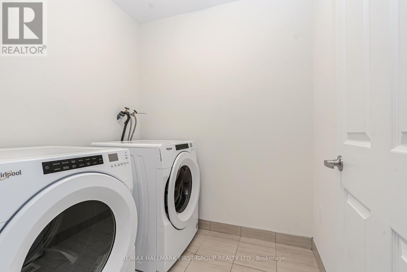 77 Air Dancer Crescent, Oshawa, ON - Indoor Photo Showing Laundry Room