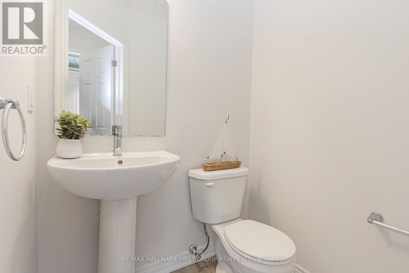 77 Air Dancer Crescent, Oshawa, ON - Indoor Photo Showing Bathroom