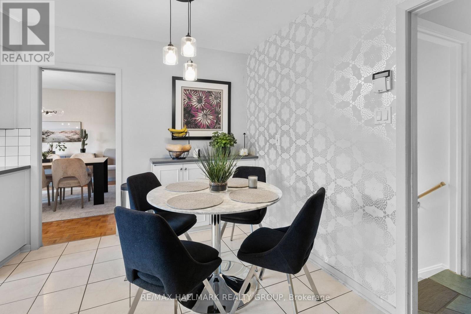 932 Dresden Crescent, Ottawa, ON - Indoor Photo Showing Dining Room