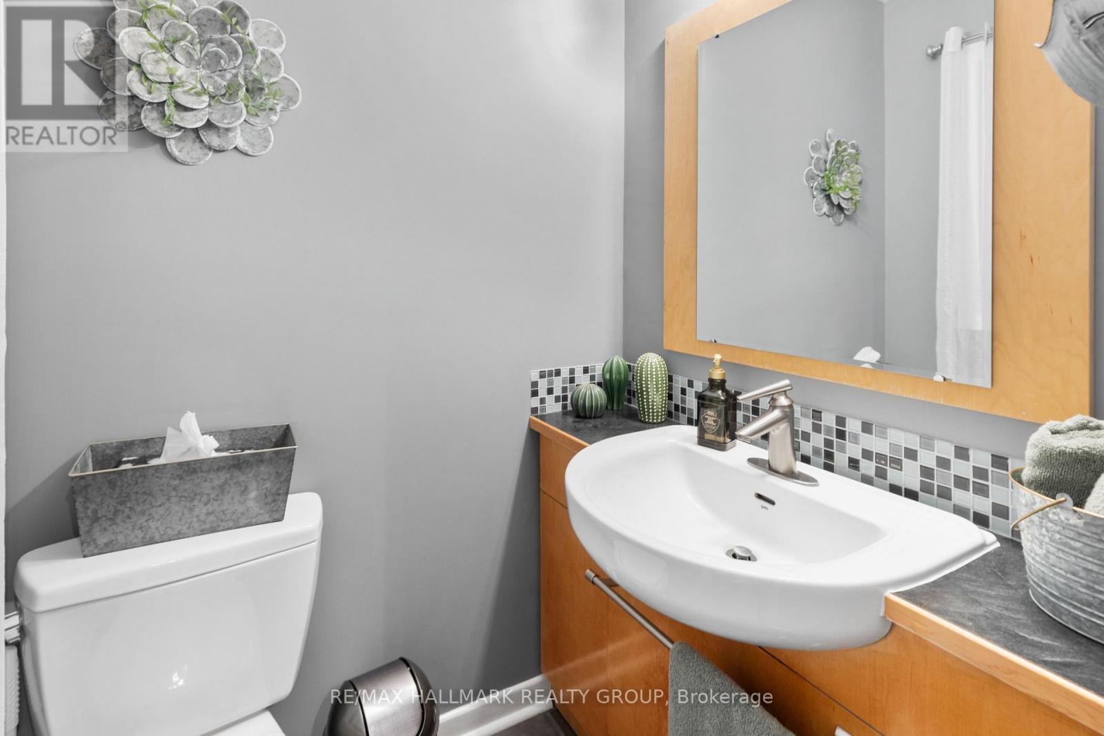 932 Dresden Crescent, Ottawa, ON - Indoor Photo Showing Bathroom