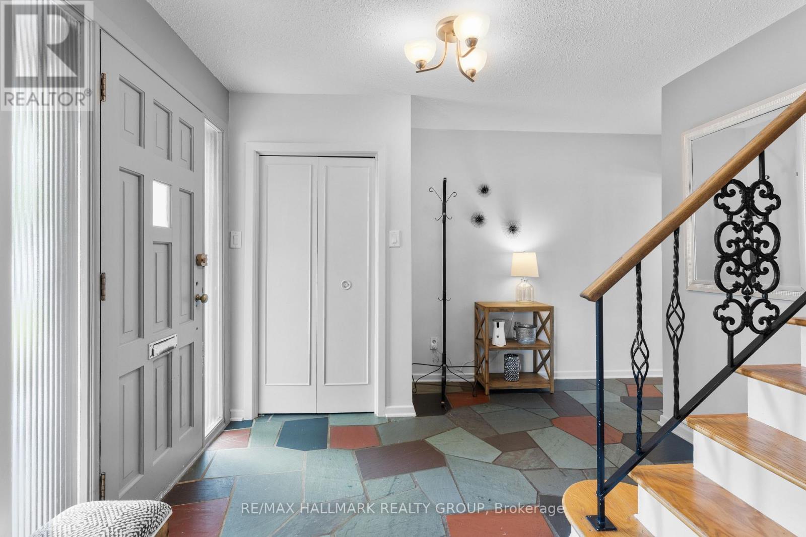932 Dresden Crescent, Ottawa, ON - Indoor Photo Showing Other Room