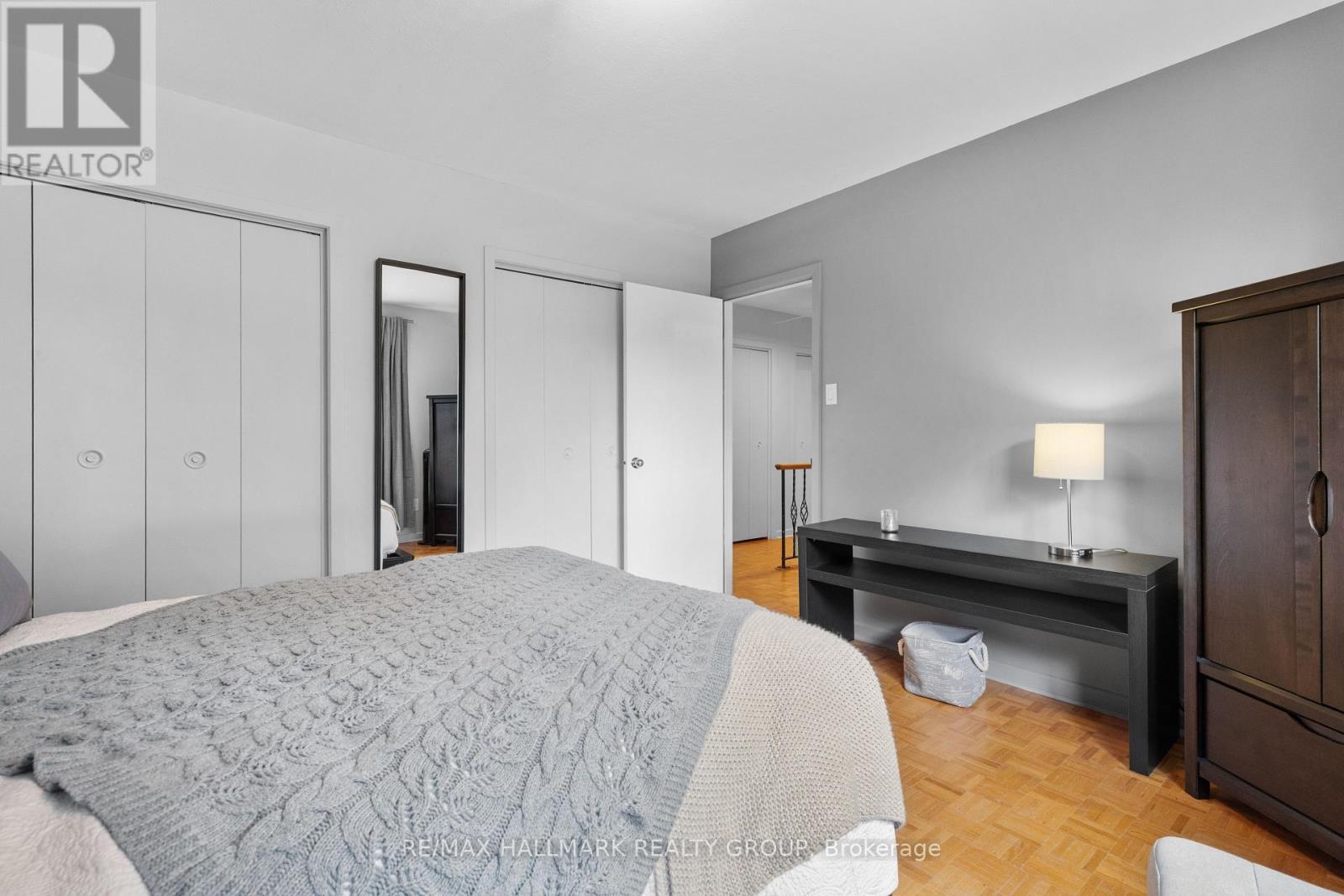 932 Dresden Crescent, Ottawa, ON - Indoor Photo Showing Bedroom
