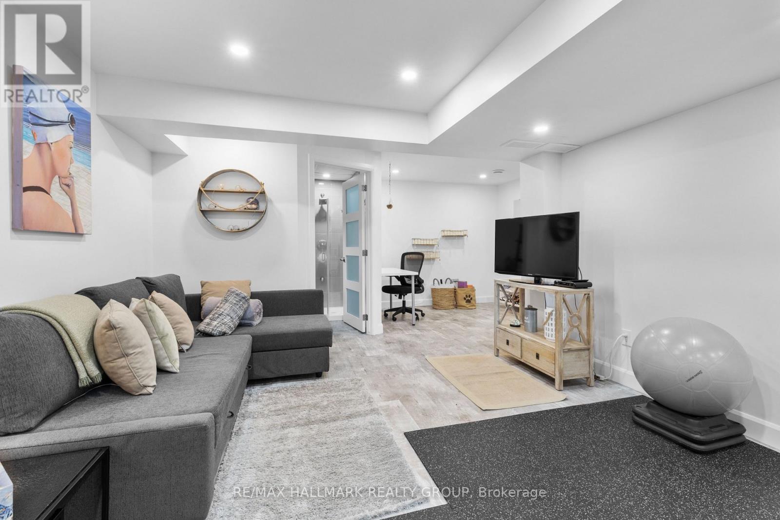 932 Dresden Crescent, Ottawa, ON - Indoor