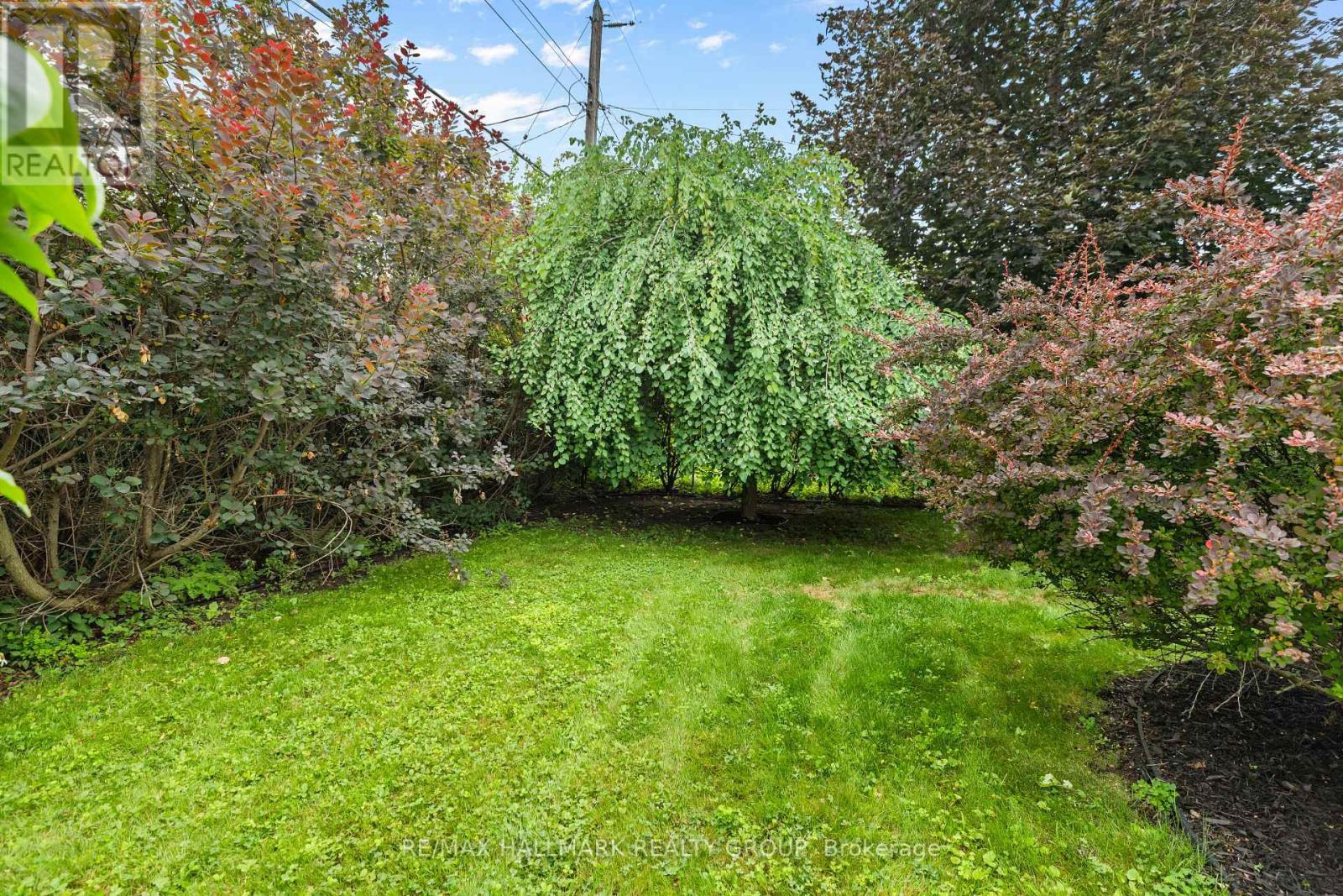 932 Dresden Crescent, Ottawa, ON - Outdoor