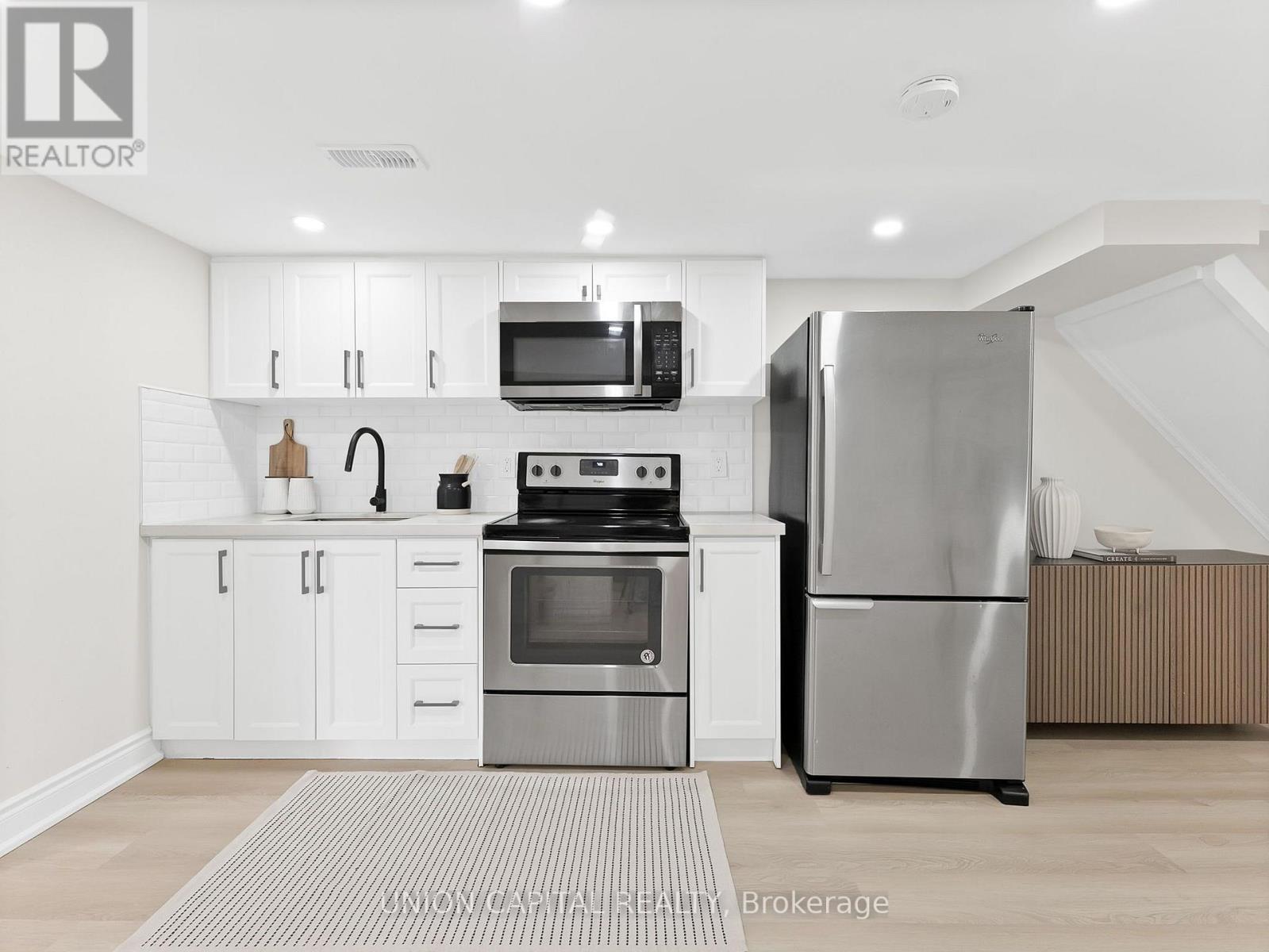 1373 Davenport Road, Toronto, ON - Indoor Photo Showing Kitchen