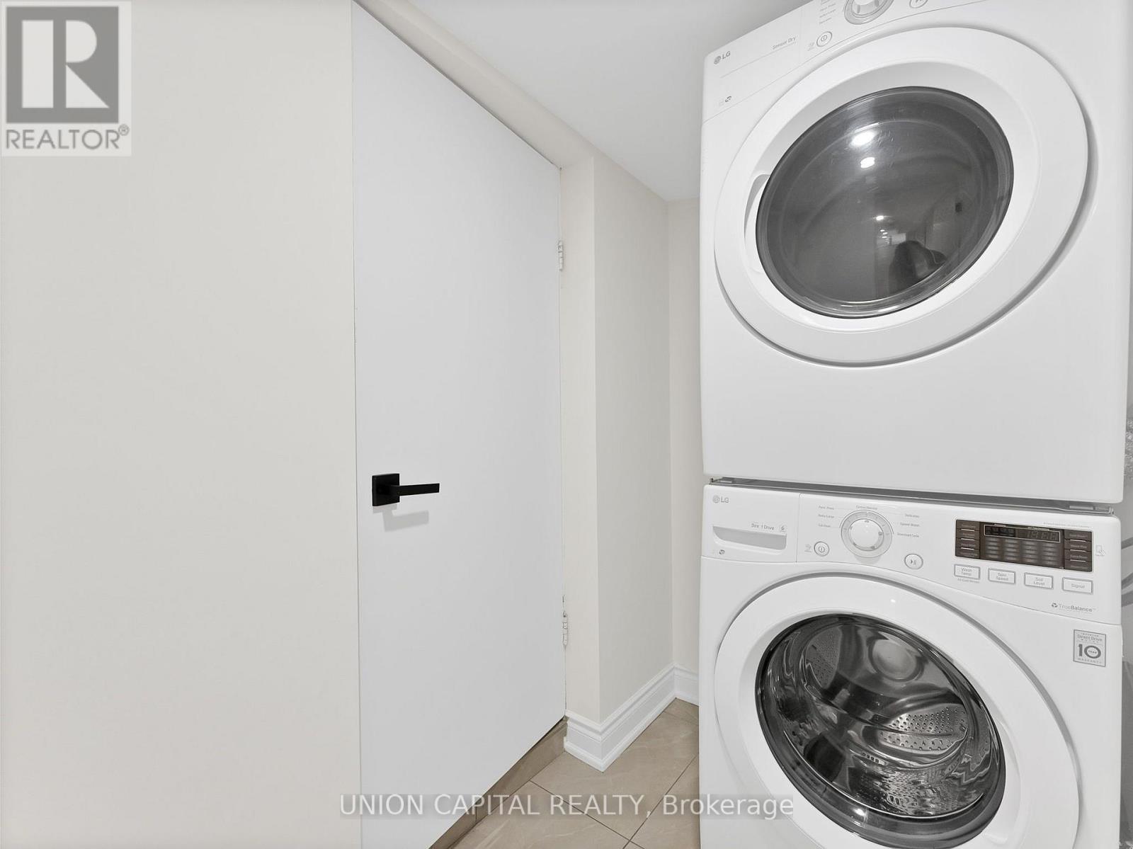 1373 Davenport Road, Toronto, ON - Indoor Photo Showing Laundry Room
