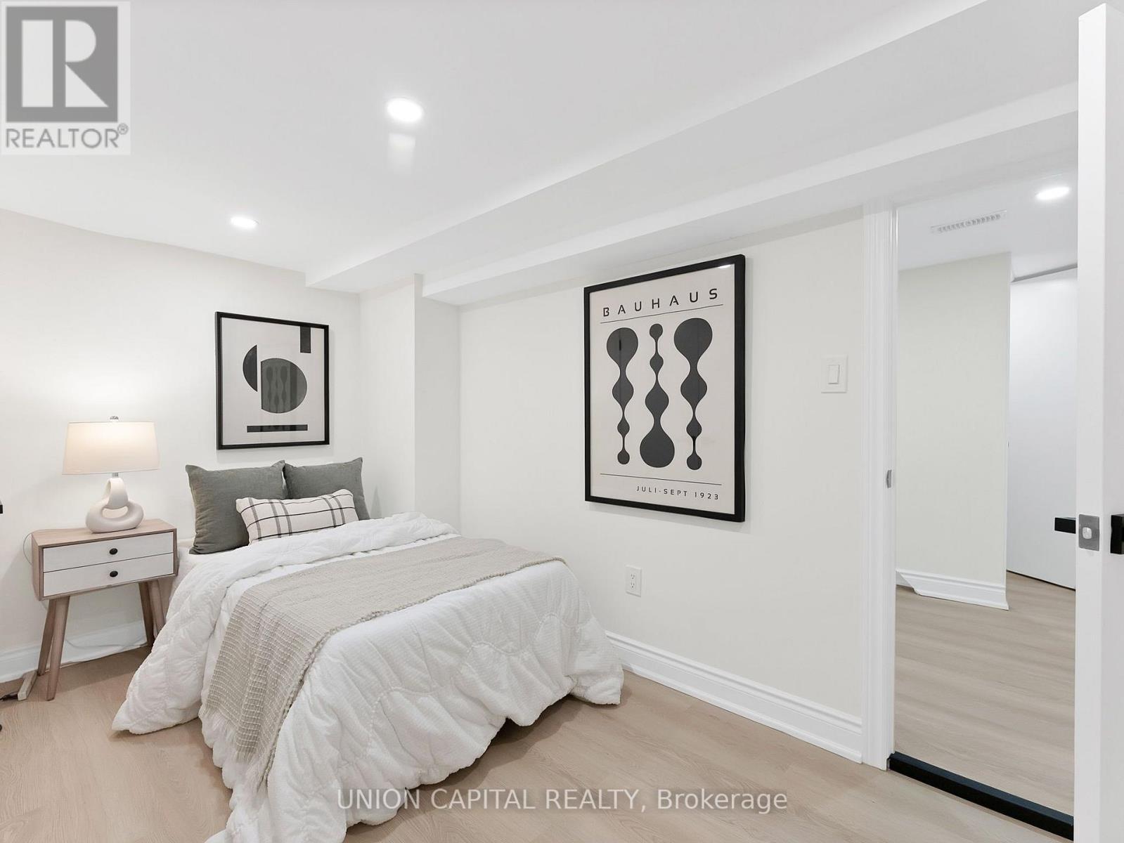 1373 Davenport Road, Toronto, ON - Indoor Photo Showing Bedroom