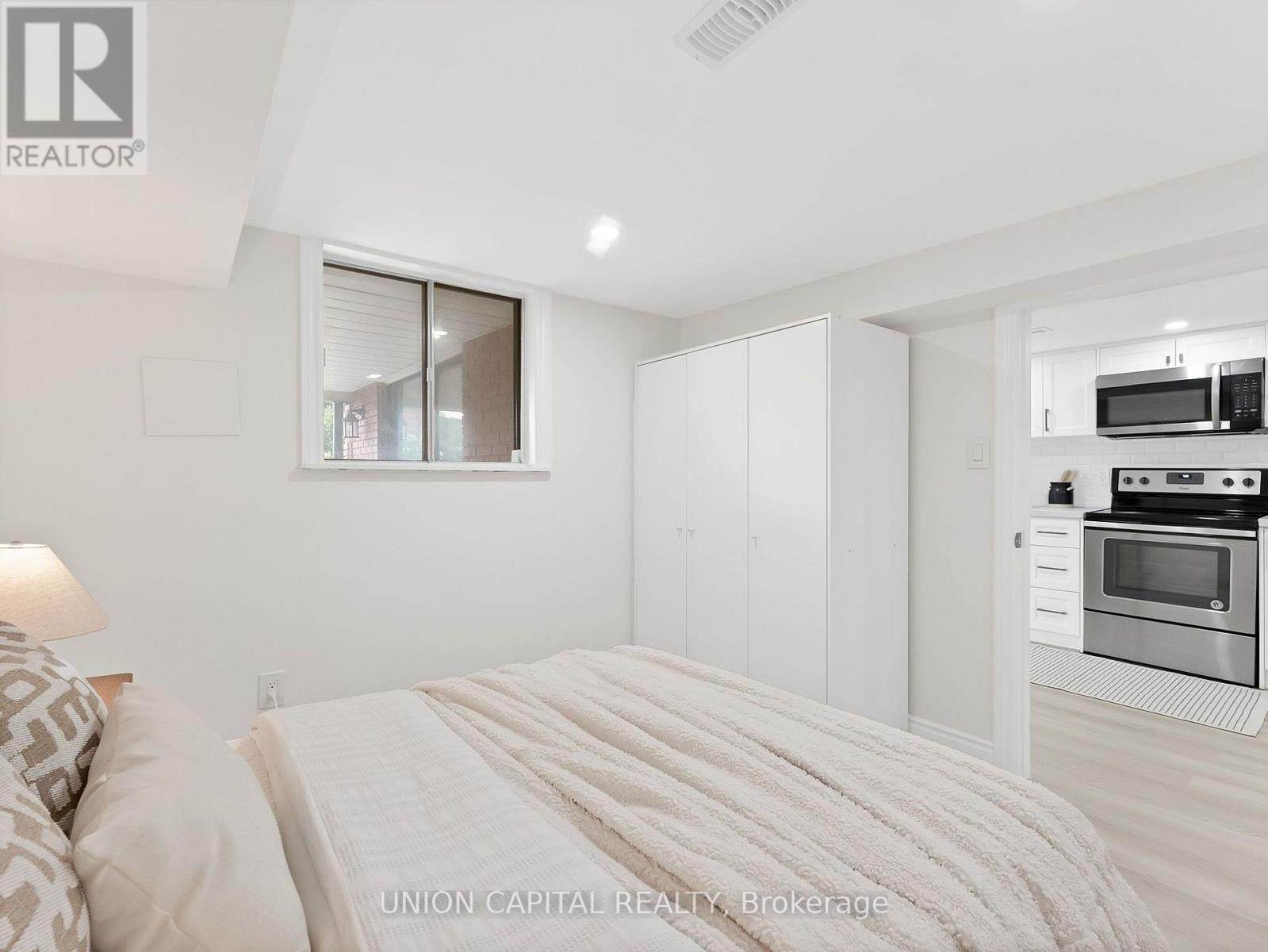 1373 Davenport Road, Toronto, ON - Indoor Photo Showing Bedroom