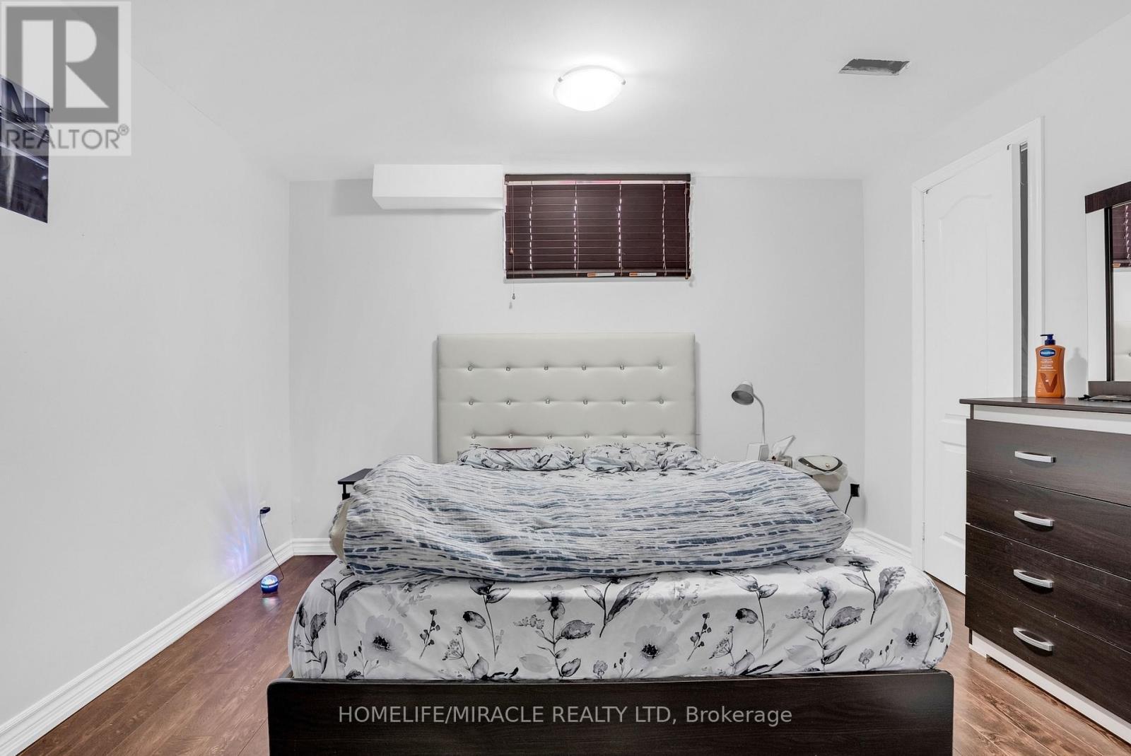 9 Gamson Crescent, Brampton, ON - Indoor Photo Showing Bedroom