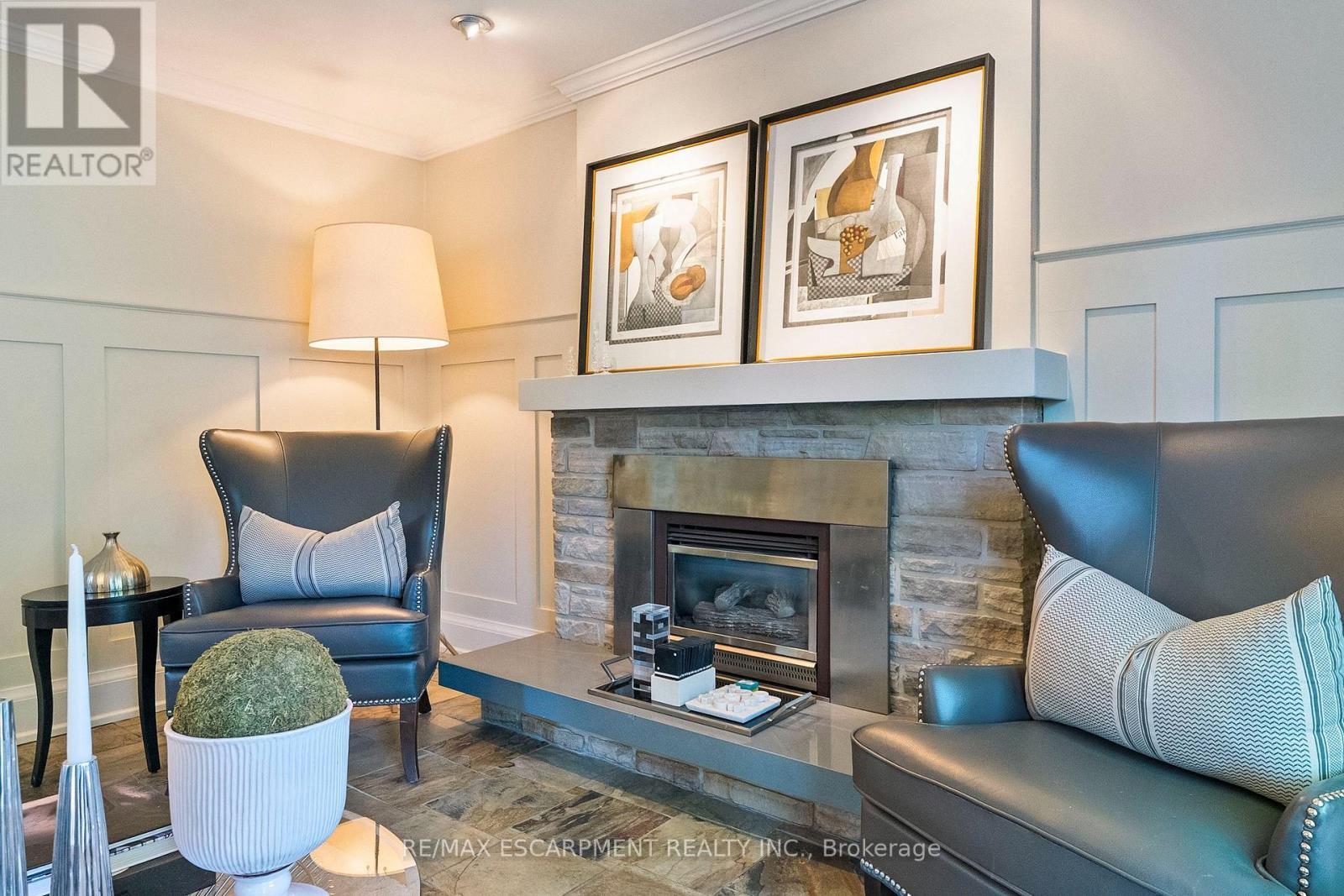 175 Mohawk Road, Oakville, ON - Indoor Photo Showing Living Room With Fireplace