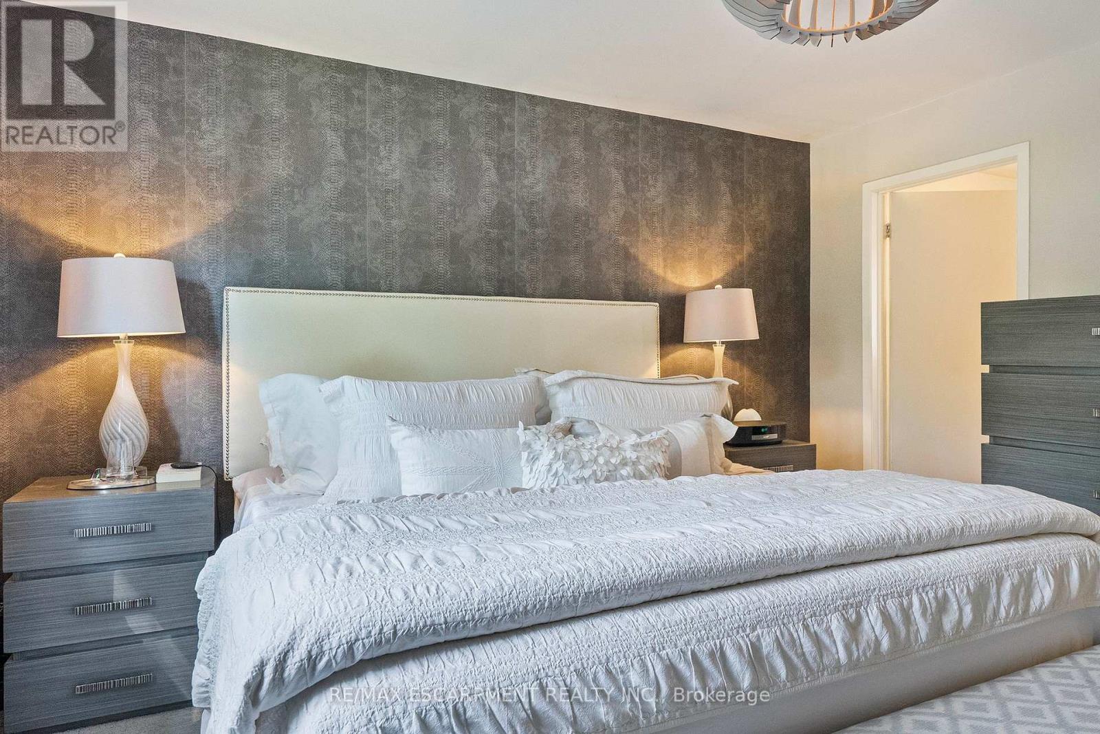 175 Mohawk Road, Oakville, ON - Indoor Photo Showing Bedroom