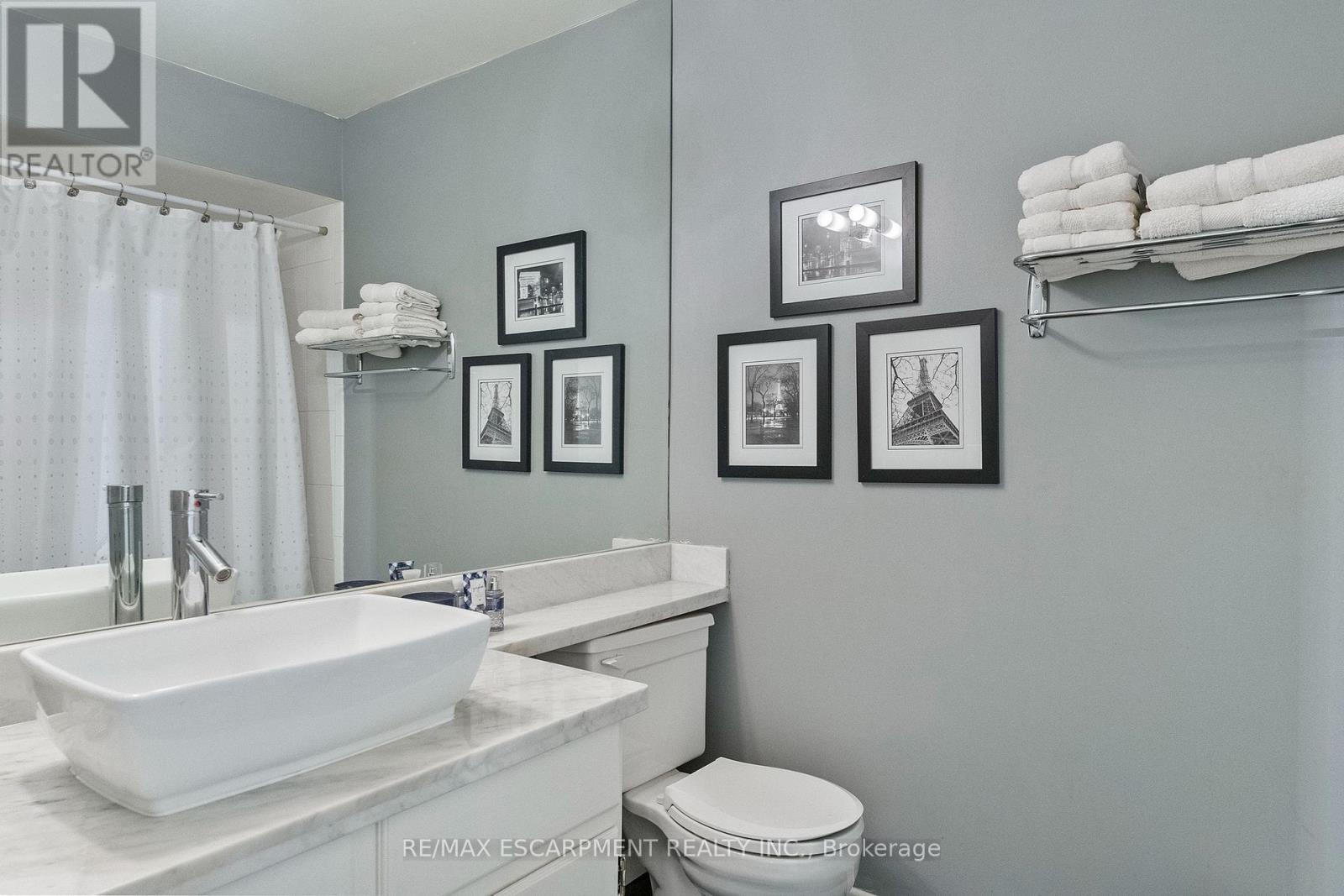 175 Mohawk Road, Oakville, ON - Indoor Photo Showing Bathroom