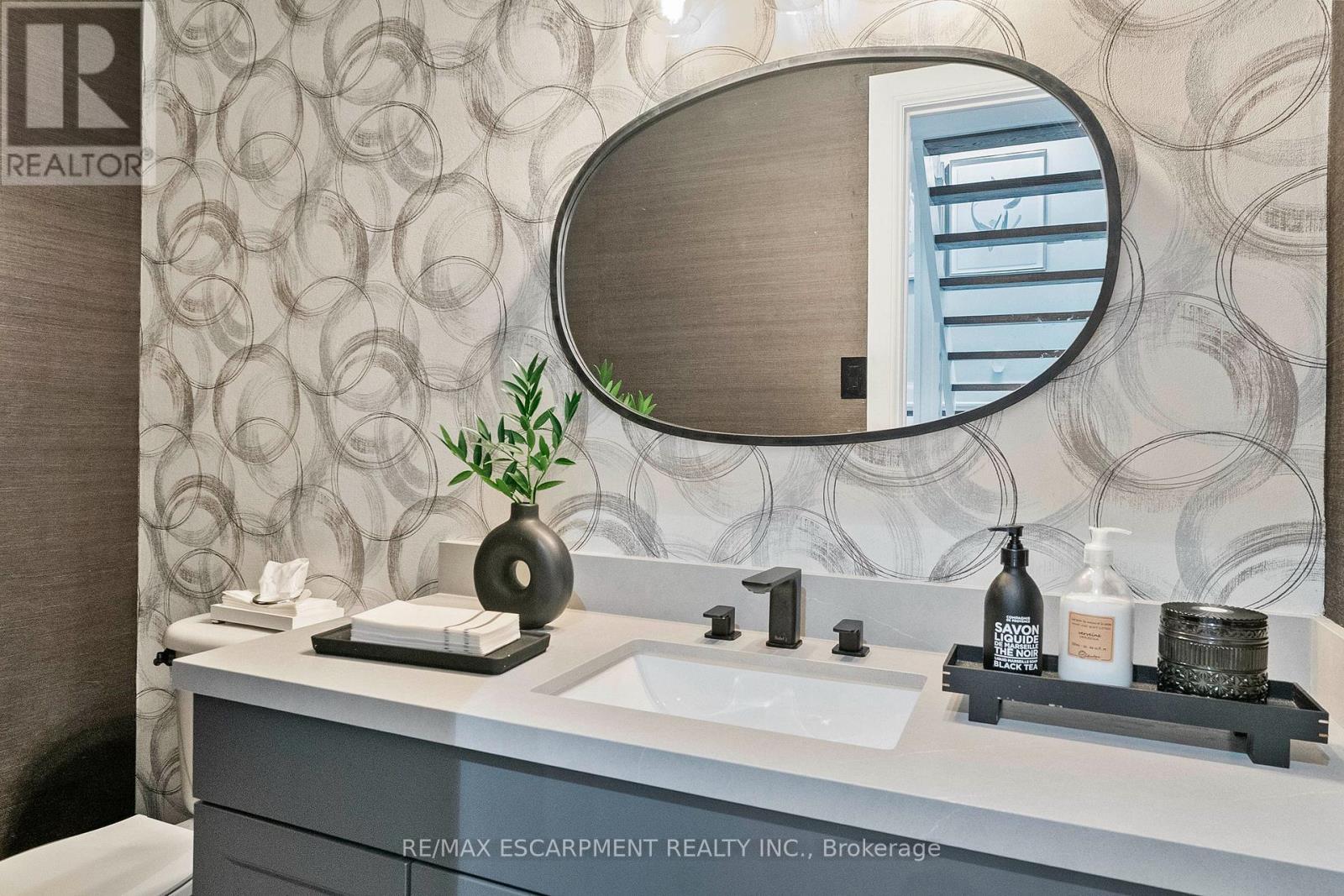 175 Mohawk Road, Oakville, ON - Indoor Photo Showing Bathroom