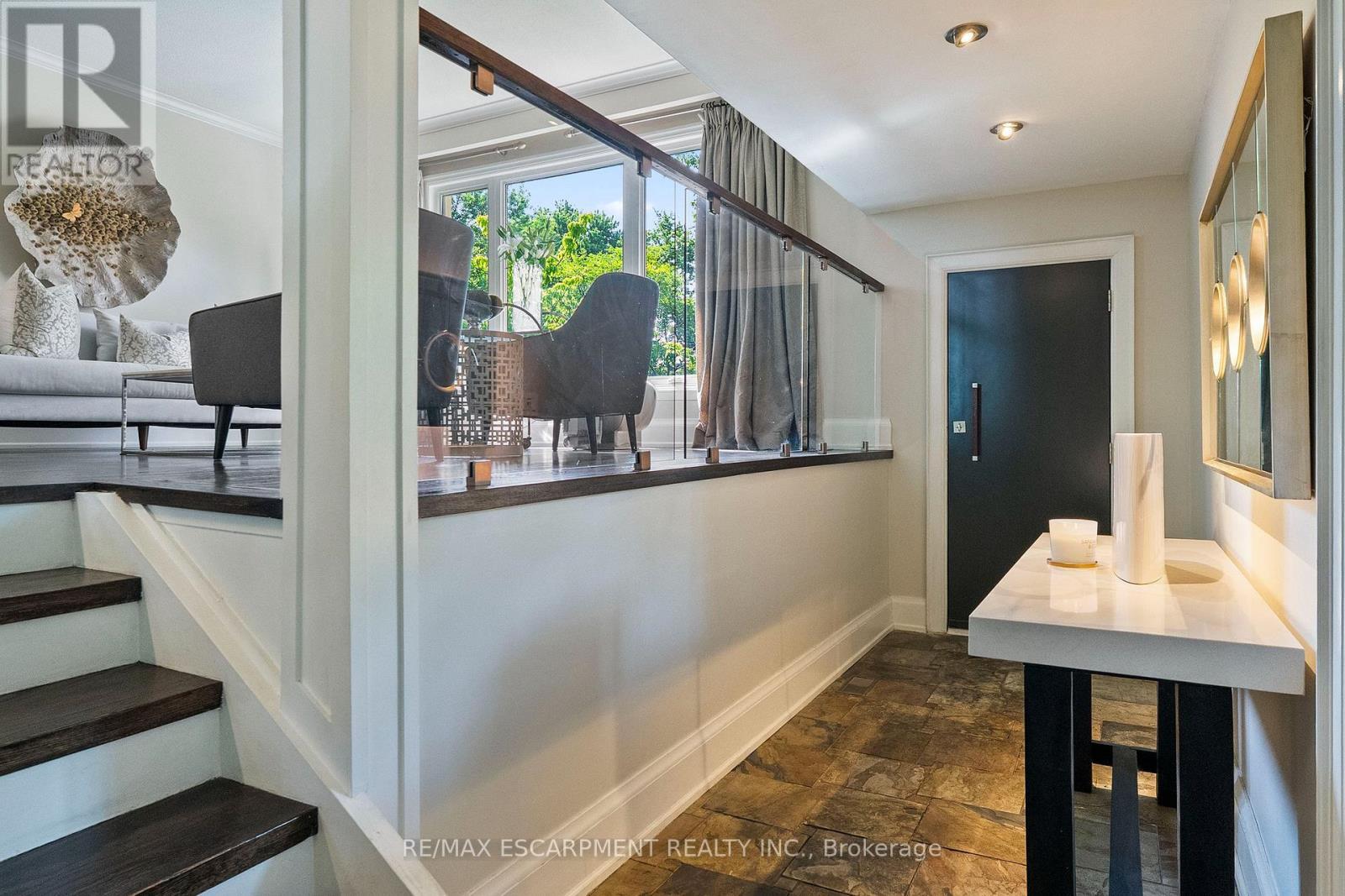 175 Mohawk Road, Oakville, ON - Indoor Photo Showing Other Room