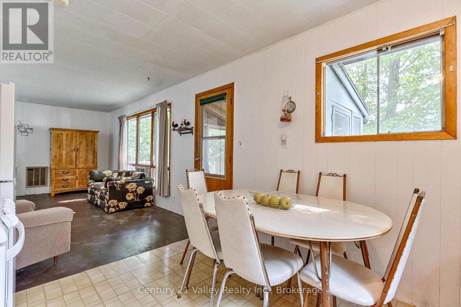 27A Maple Grove Lane, North Algona Wilberforce, ON - Indoor Photo Showing Dining Room