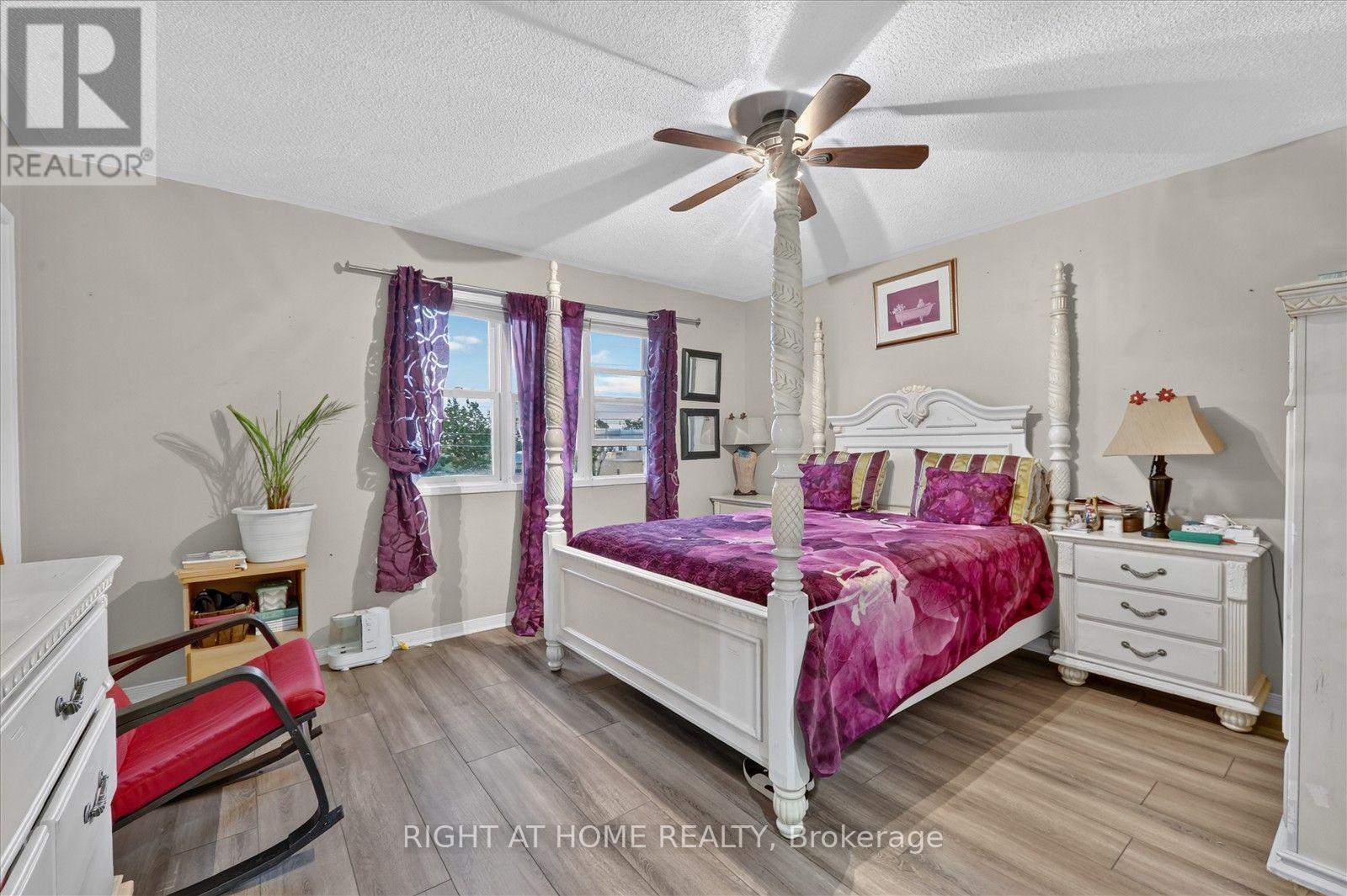 305 Alder Street, Orangeville, ON - Indoor Photo Showing Bedroom