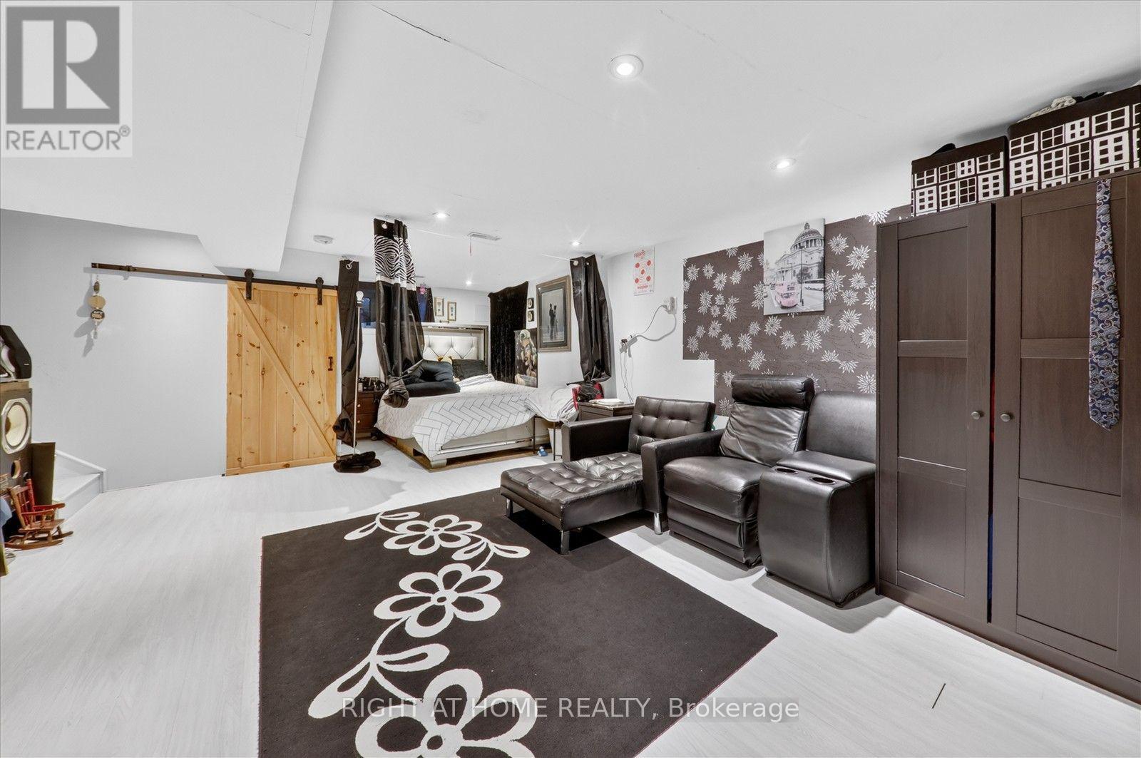 305 Alder Street, Orangeville, ON - Indoor