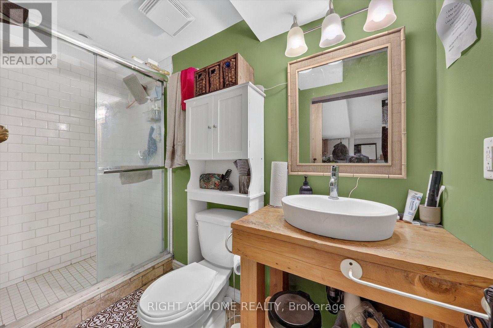 305 Alder Street, Orangeville, ON - Indoor Photo Showing Bathroom