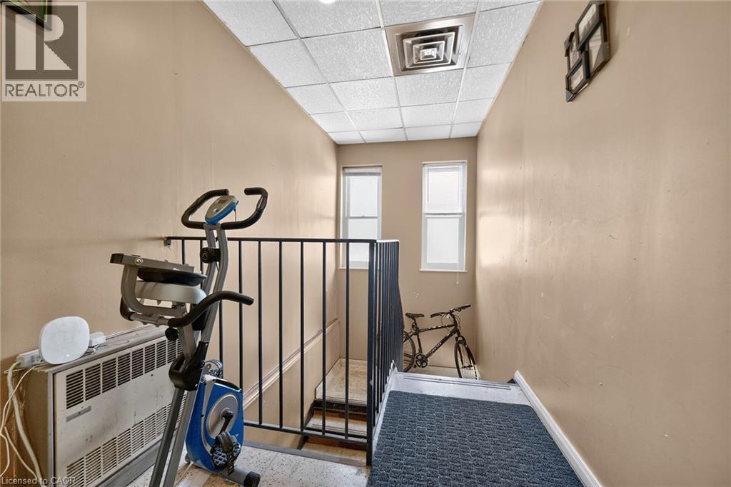 1292 Barton Street E, Hamilton, ON