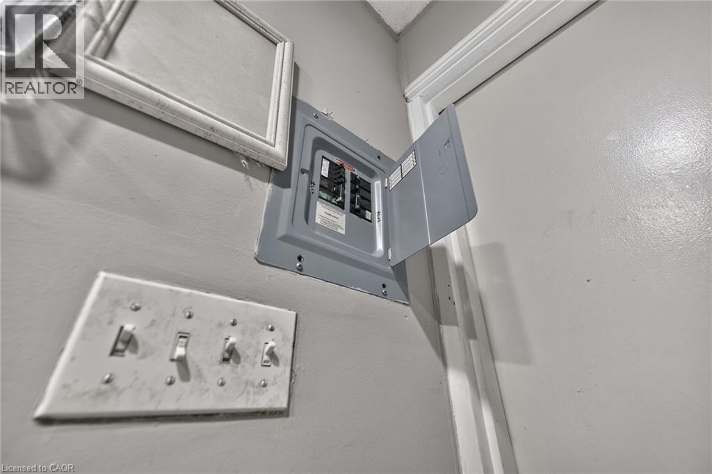 Image quality insufficient for description - 1292 Barton Street E, Hamilton, ON