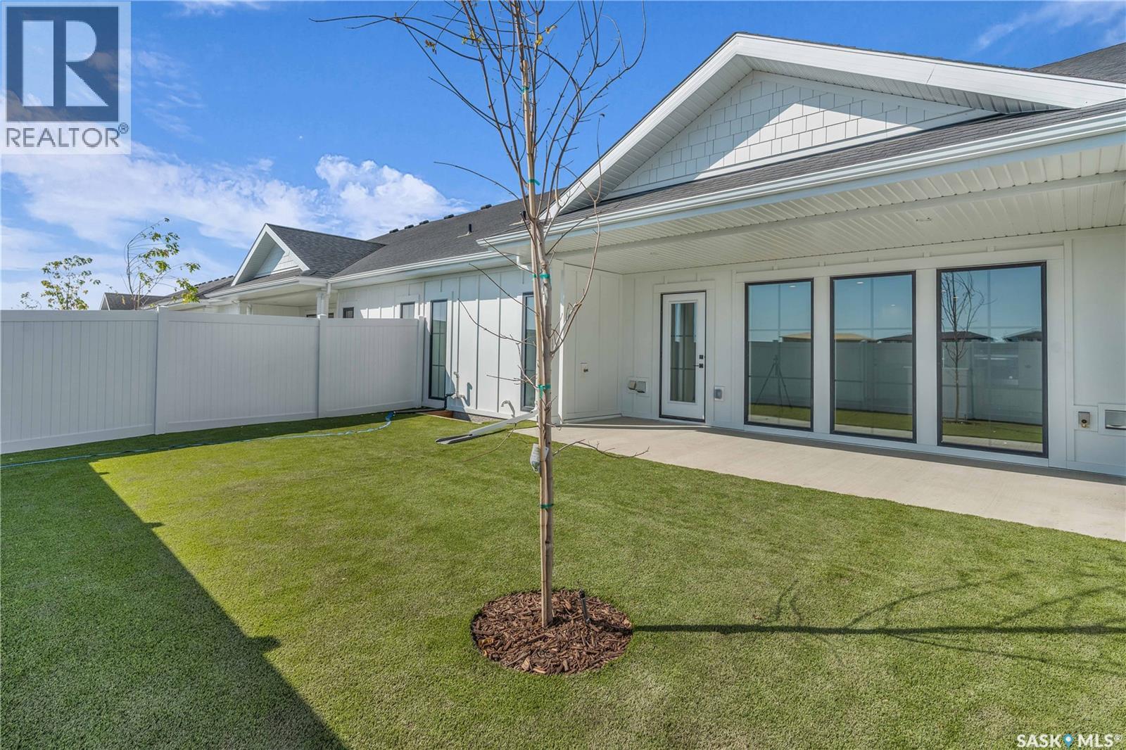 10 720 Brighton Boulevard, Saskatoon, SK - Outdoor