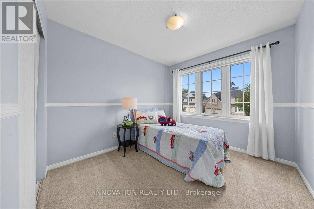 195 Golflinks Drive, Ottawa, ON - Indoor Photo Showing Bedroom