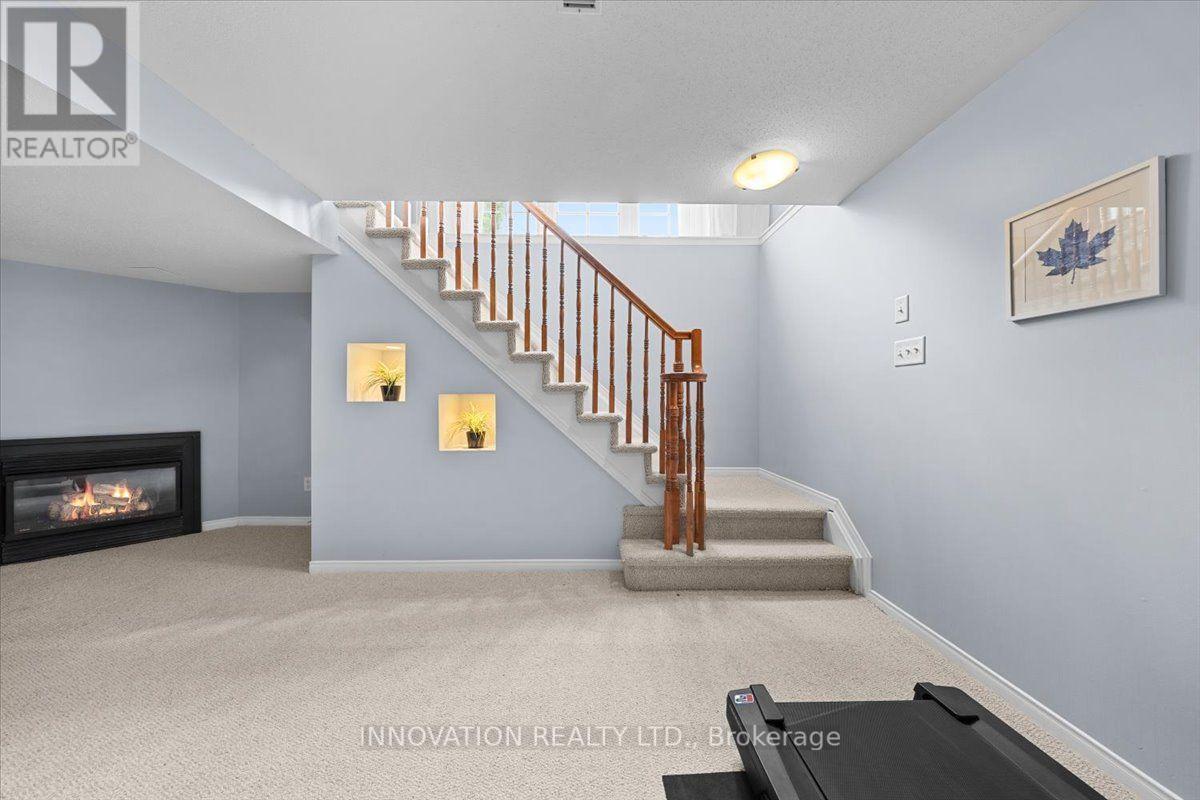 195 Golflinks Drive, Ottawa, ON - Indoor With Fireplace