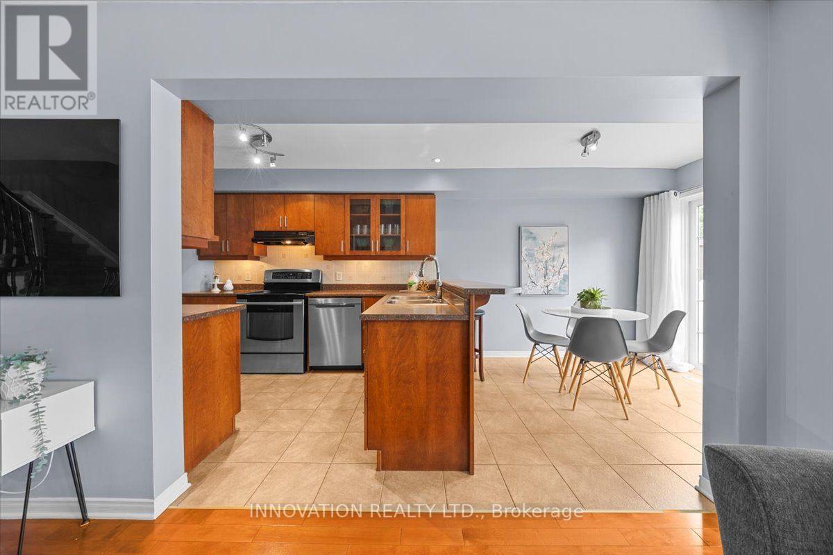 195 Golflinks Drive, Ottawa, ON - Indoor Photo Showing Kitchen