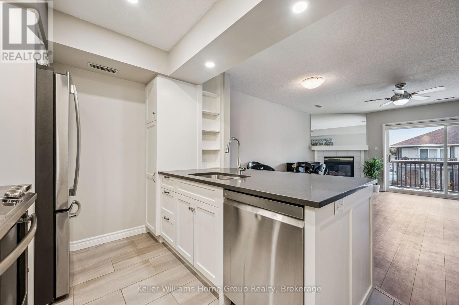 711 Johnston Park Avenue, Collingwood, ON - Indoor Photo Showing Kitchen